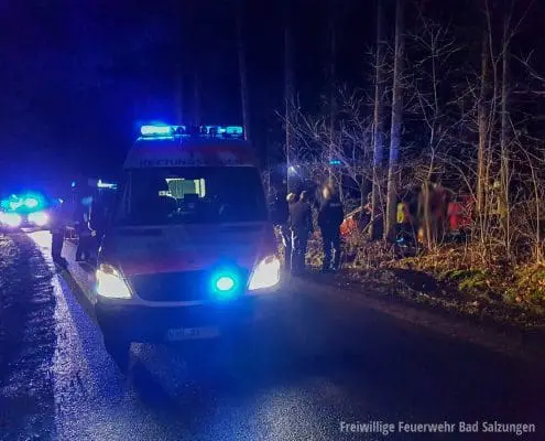 Verkehrsunfall, eingeklemmte Person nähe Bad Salzungen! Verkehrsunfall, eingeklemmte Person nähe Bad Salzungen!