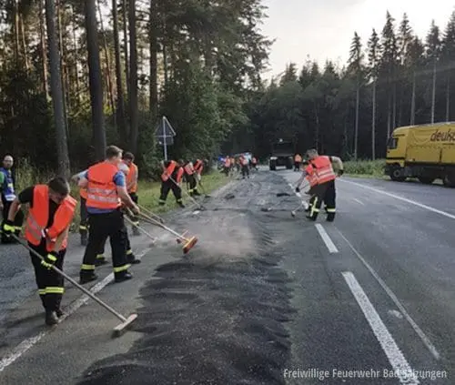 10 Tonnen Raps auf der B 285, Bad Salzungen
