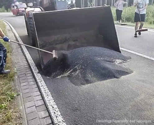 10 Tonnen Raps auf der B 285, Bad Salzungen