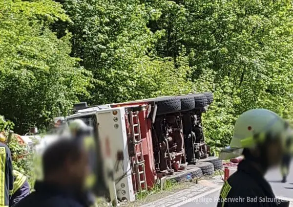 Umgestürzter Autokran, Gefahrguteinsatz bei Marksuhl!