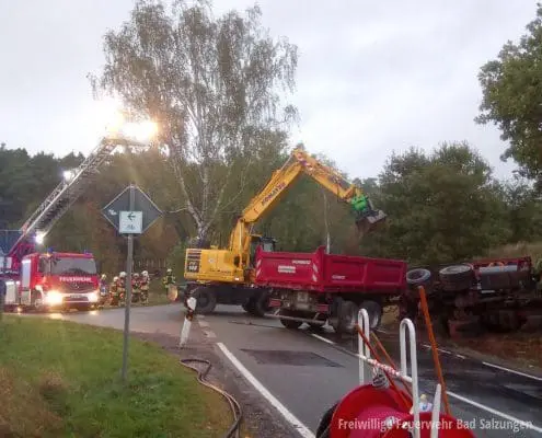 Verkehrsunfall mit Lastwagen vor Urnshausen! Verkehrsunfall mit Lastwagen vor Urnshausen!