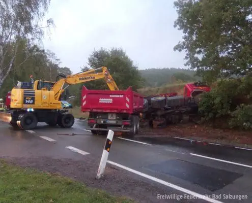 Verkehrsunfall mit Lastwagen vor Urnshausen! Verkehrsunfall mit Lastwagen vor Urnshausen!
