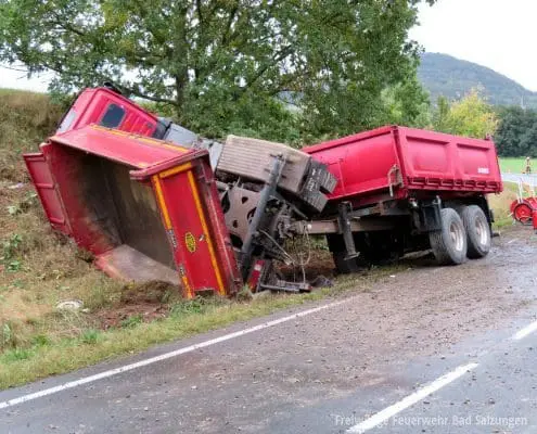 Verkehrsunfall mit Lastwagen vor Urnshausen! Verkehrsunfall mit Lastwagen vor Urnshausen!