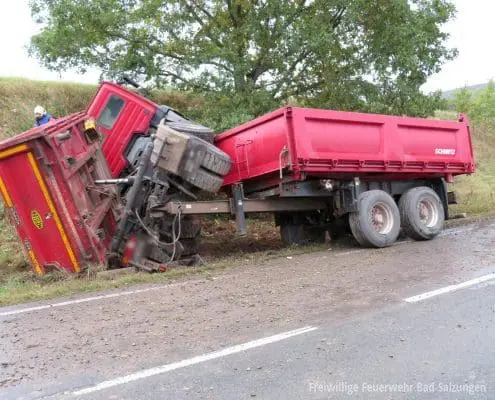 Verkehrsunfall mit Lastwagen vor Urnshausen! Verkehrsunfall mit Lastwagen vor Urnshausen!