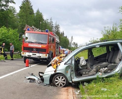 Schwerer Verkehrsunfall B285 bei Bad Salzungen - 4 Verletzte